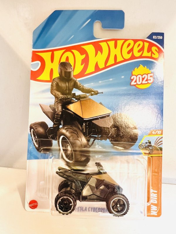 画像1: Tesla Cyberquad (1)